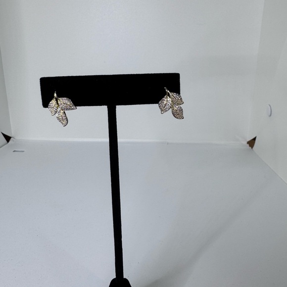 Elegant Gold Leaf Earrings - Picture 2 of 6